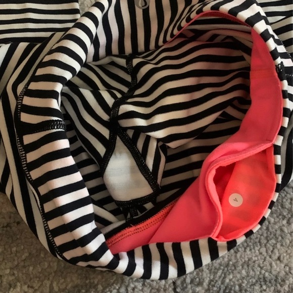 Lululemon Parallel Stripe WU - Picture 2 of 3